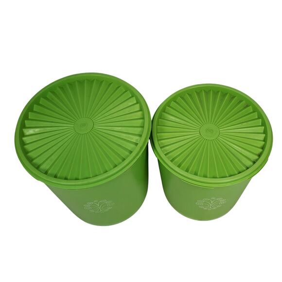 Lot of 2 Vtg Nesting Tupperware Servalier Green Canister Large 805-4 Med 807-5 - Picture 3 of 11